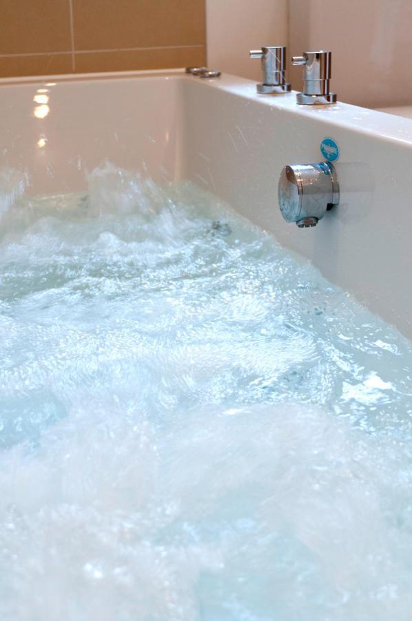 Fistral Hot Tub House For 8 On Retallack Resort 뉴키 외부 사진